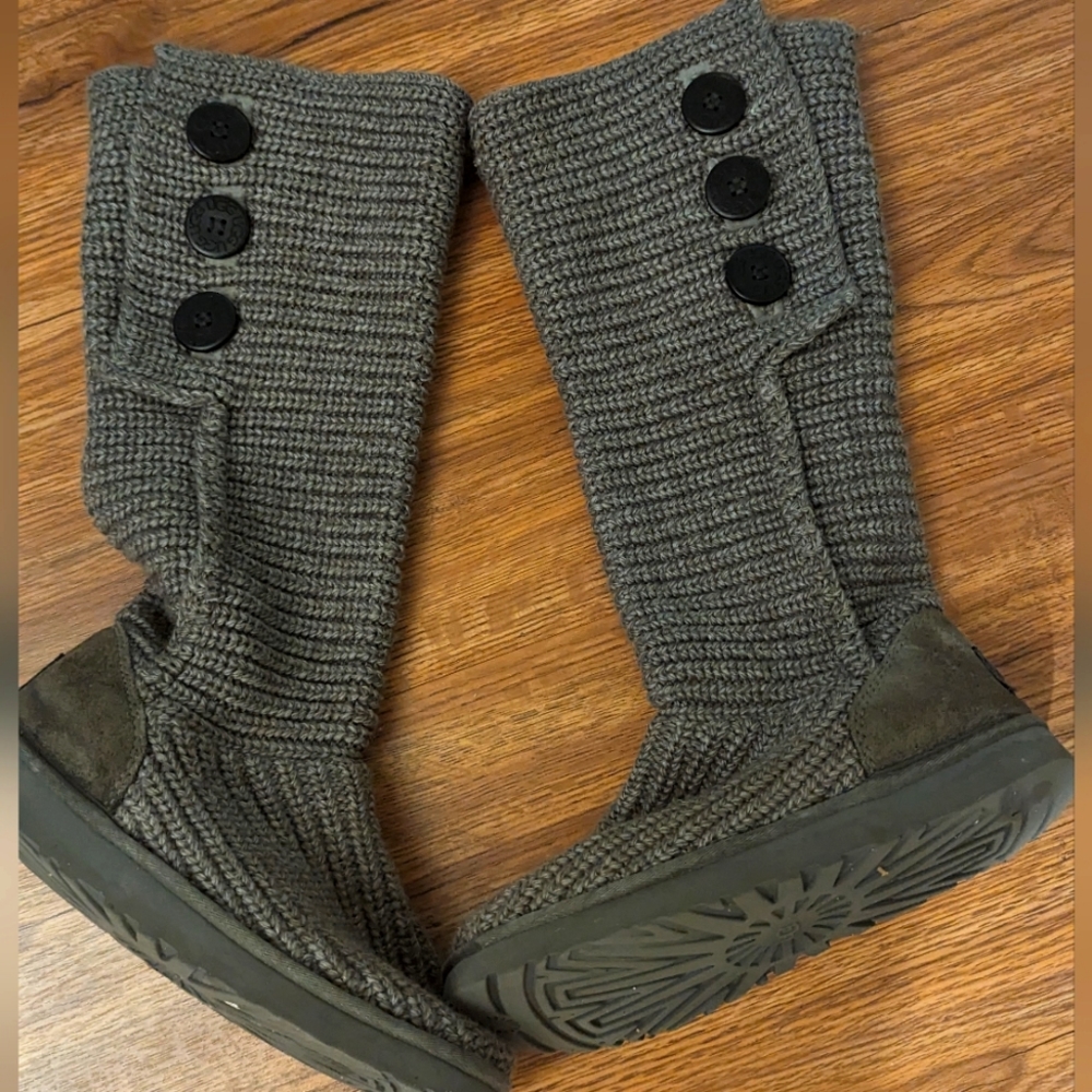 Ugg Womens Knit Boots Size 7 olive Green Warm Fold Over Casual Side Buttons